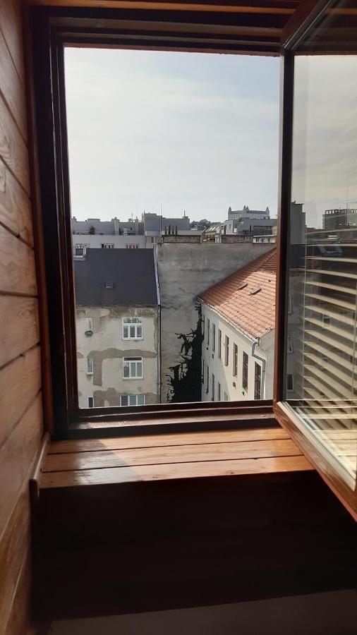 Appartement Attic Flat In The Center à Bratislava Extérieur photo